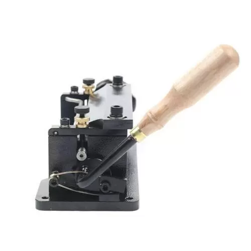 32 x 18 x 18 cm Manual Leather Splitter Skiver Shovel Machine for Handmade Leather Skiving Paring Peeling 32 x 18 x 18 cm Manual Leather Splitter Skiver Shovel Machine for Handmade Leather Skiving Paring Peeling