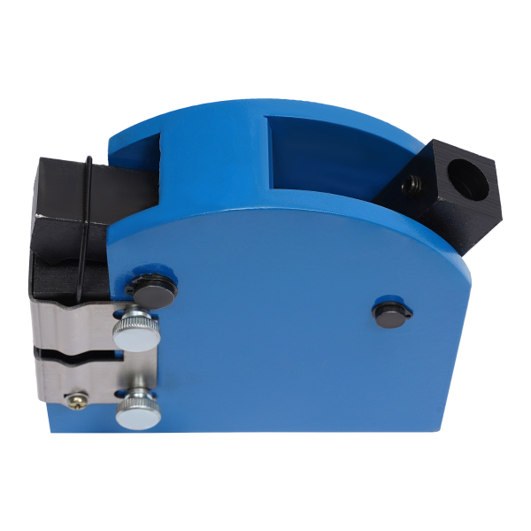 Arrangement and stretching device, bending machine, sheet metal machine, sheet metal working