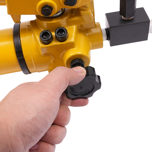 Manual Hydraulic Hand Pump Hydraulic Hand Pump Manual Hydraulic Pump with Pressure Gauge Long Non-slip Handle High-pressure Oil Pipe Large Oil Storage