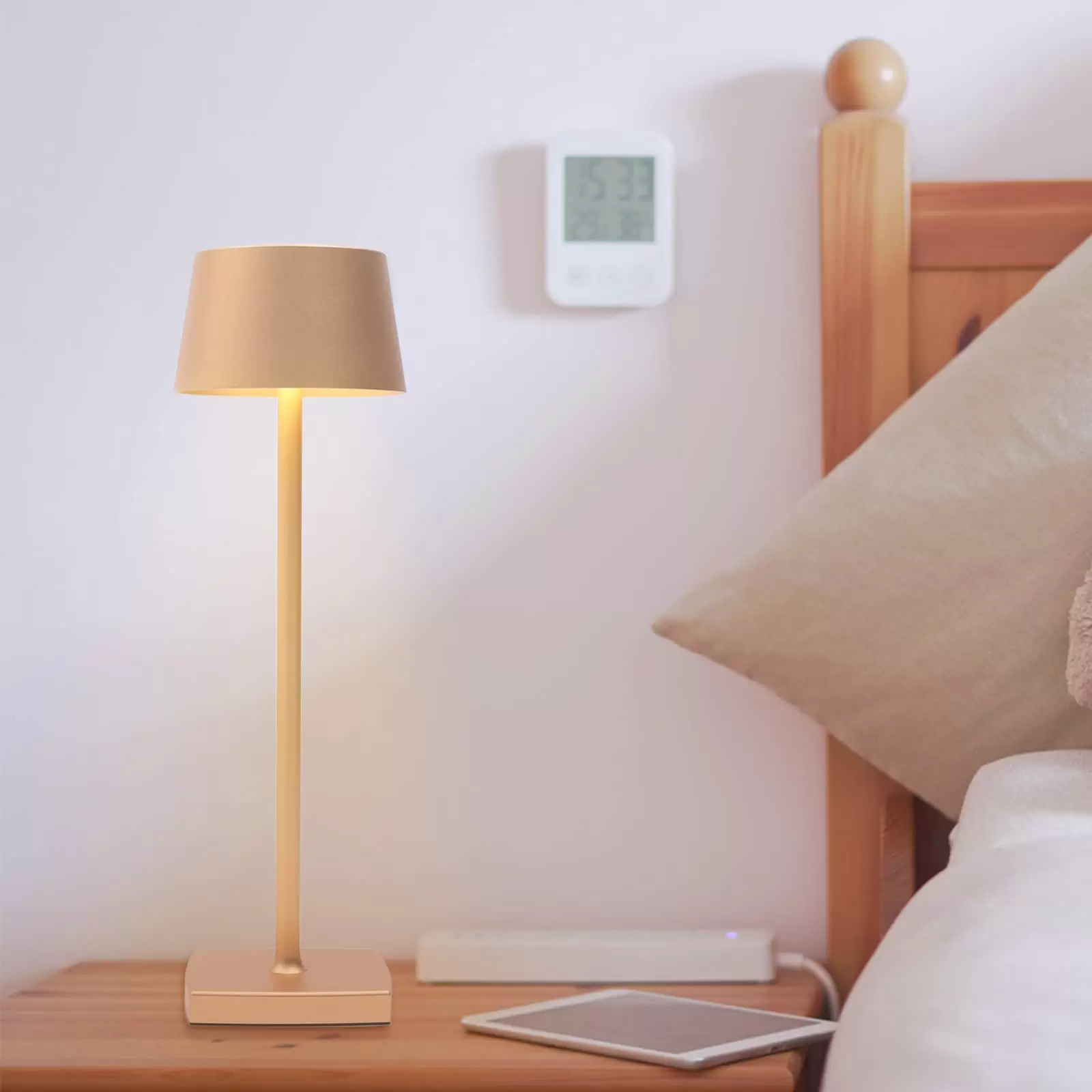 3.5W Rechargeable LED Table Lamp, Wireless Bedside Lamp, Suitable for Garden/Table/Nightstand