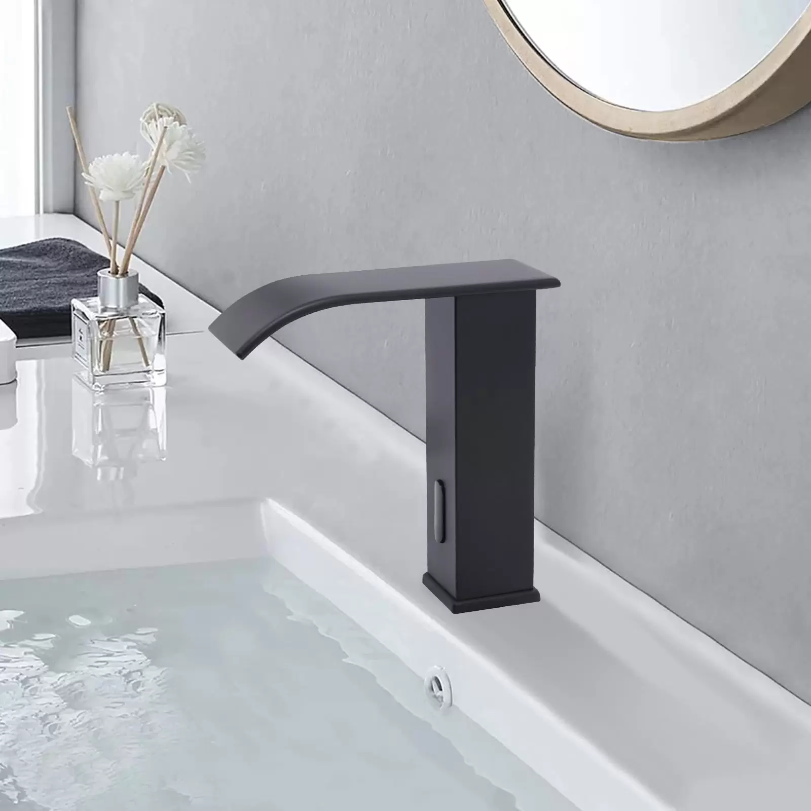 Automatic Infrared Sensor Faucet Hot and Cold Water with Infrared Sensor Bathroom Faucet for Kitchen Toilet (Black) Automatic Infrared Sensor Faucet Hot and Cold Water with Infrared Sensor Bathroom Faucet for Kitchen Toilet (Black)