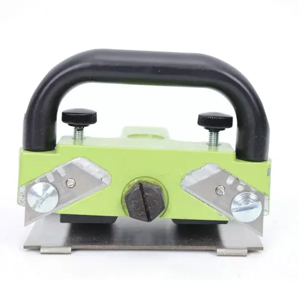 Mini cutting tool for tracing PVC plywood and leather