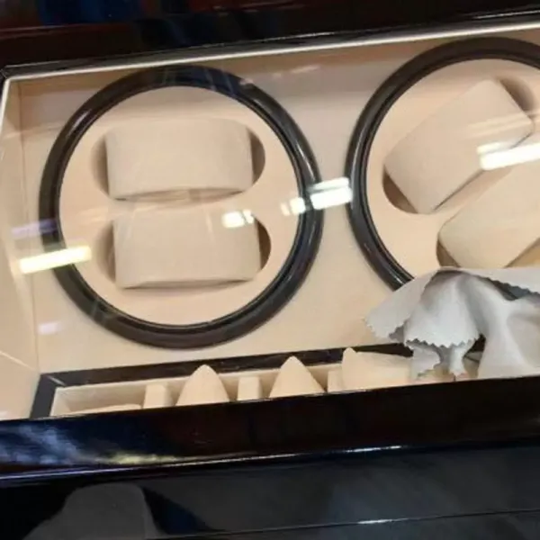 Automatic watch winder for 4+6 automatic watches
