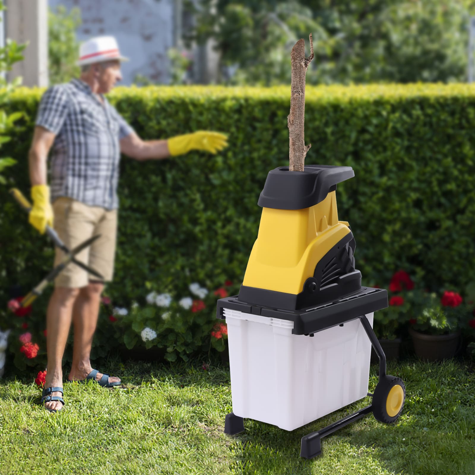 2500 W electric wood chipper, 1.7 inch cutting diameter, 45 liter collection container 2500 W electric wood chipper, 1.7 inch cutting diameter, 45 liter collection container